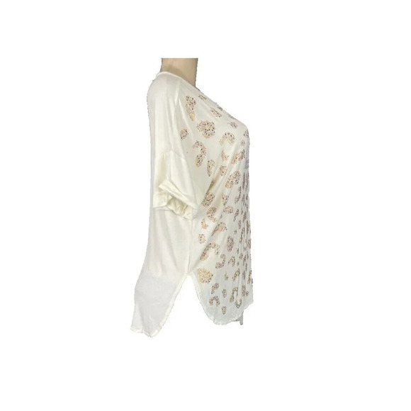 Bebe L Cream Metallic Studded Animal Print Design Logo-V-Neck Short Sleeve Top - Picture 5 of 6